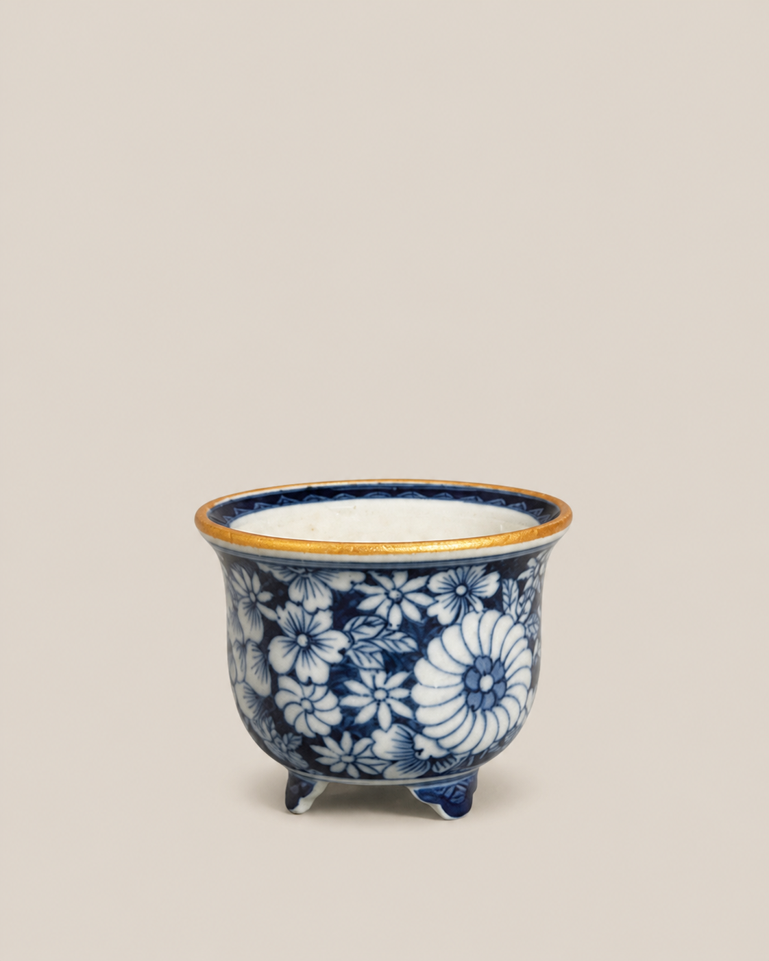 Blue-and-White Floral Tripod Pot with Gilt Rim