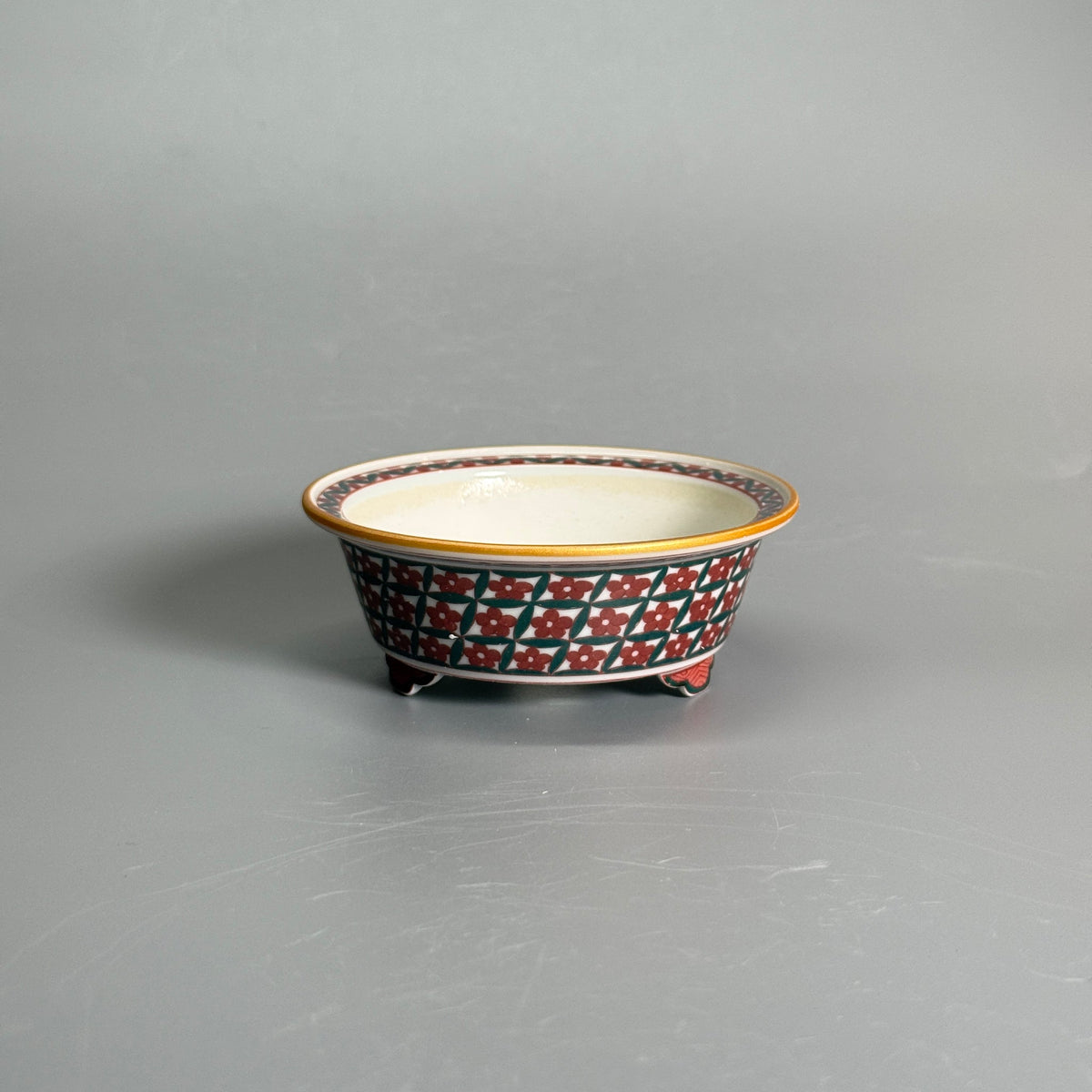 Underglaze Wucai Lucky Clover Pattern Shallow Round Bonsai Pot — alternate view 3
