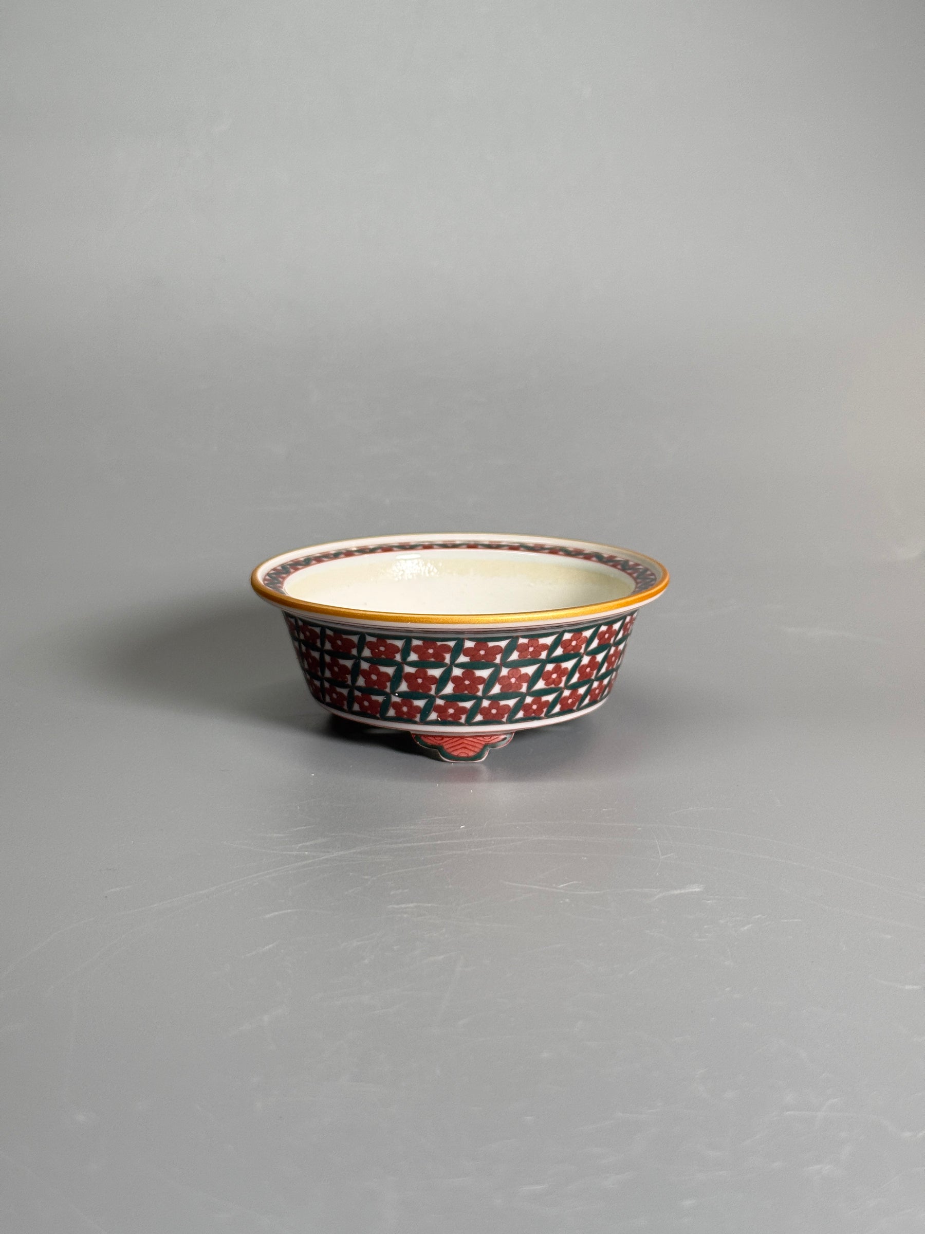 Crimson Lattice Floral Oval Pot
