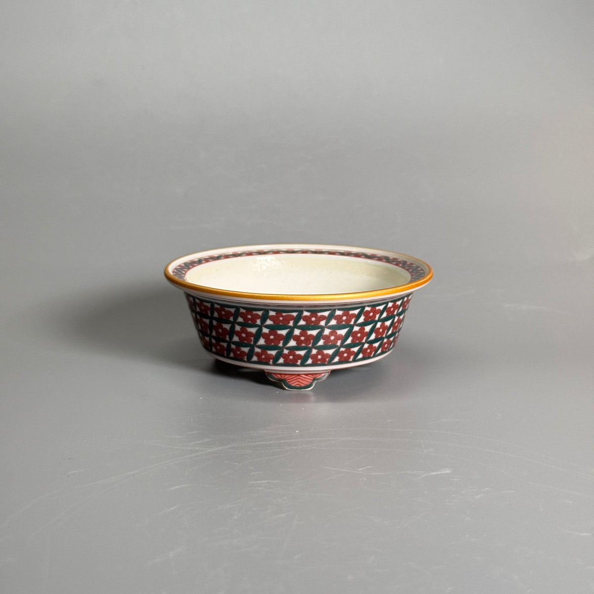 Underglaze Wucai Lucky Clover Pattern Shallow Round Bonsai Pot — alternate view 2