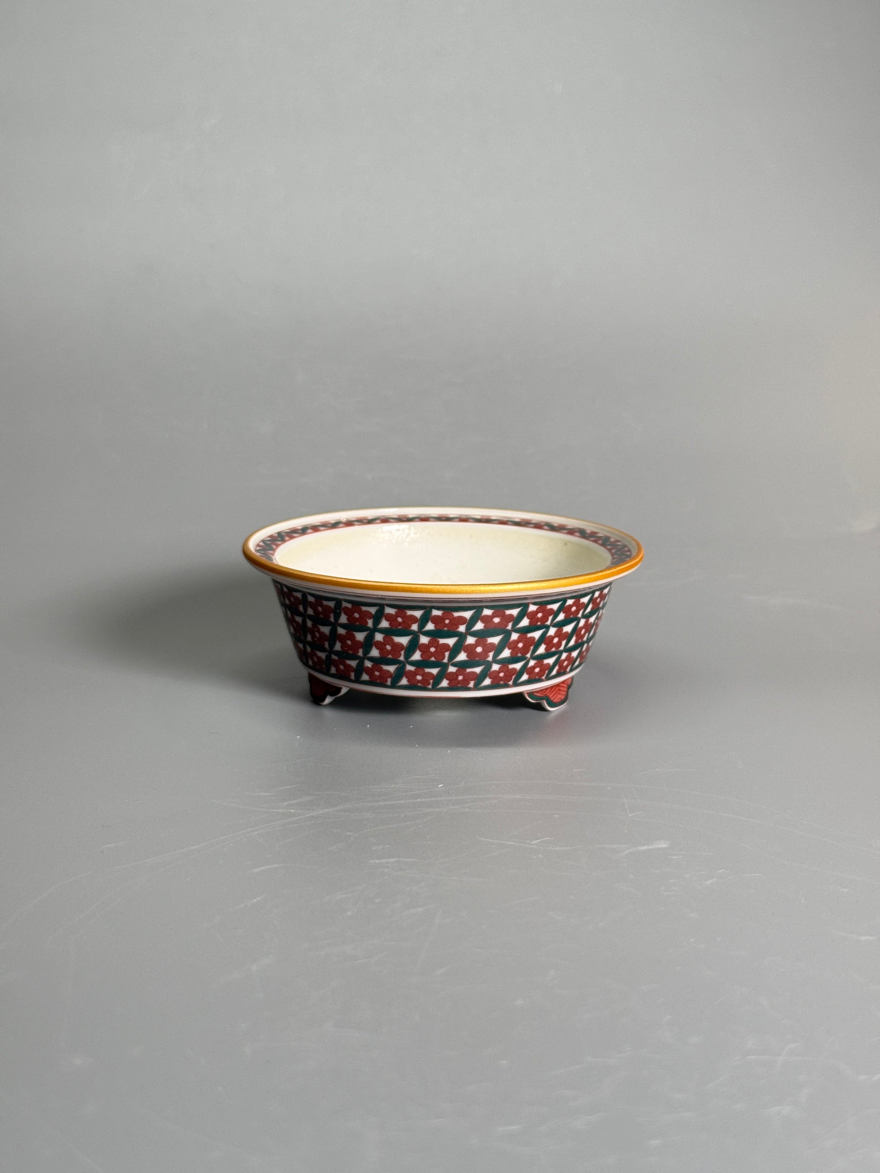 Crimson Lattice Floral Oval Pot