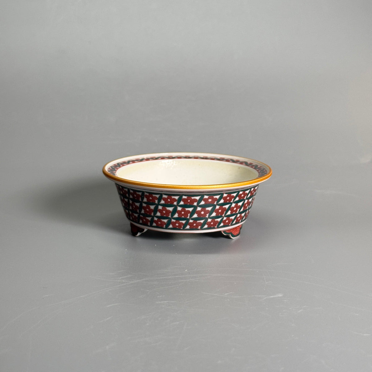 Underglaze Wucai Lucky Clover Pattern Shallow Round Bonsai Pot — alternate view 6