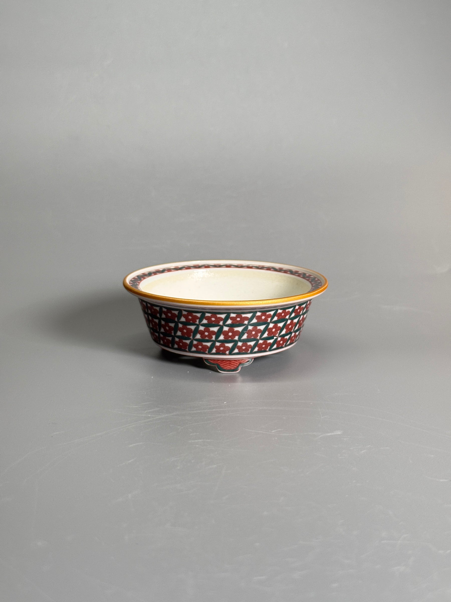 Crimson Lattice Floral Oval Pot