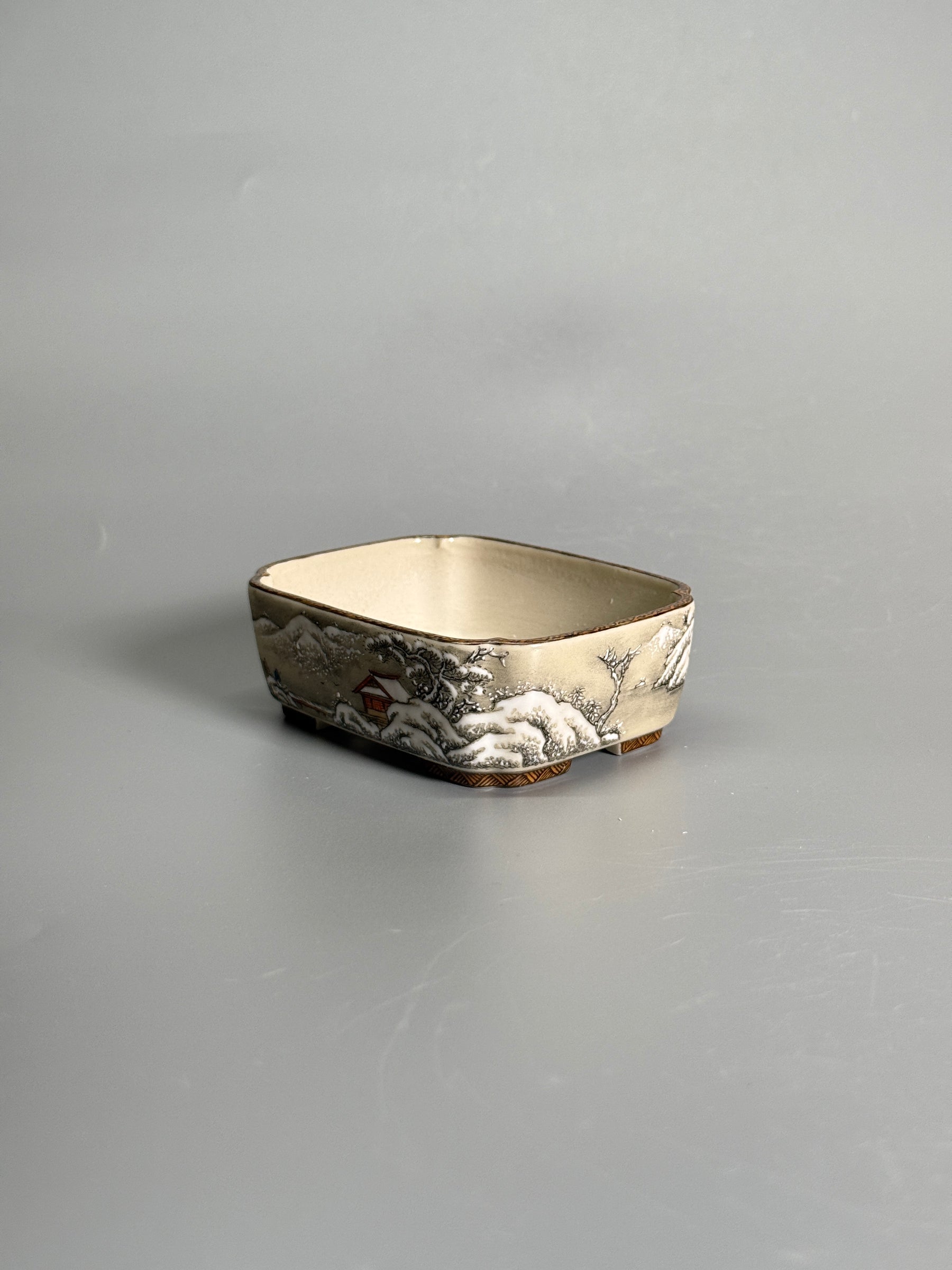 Winter Stillness Relief Landscape Pot