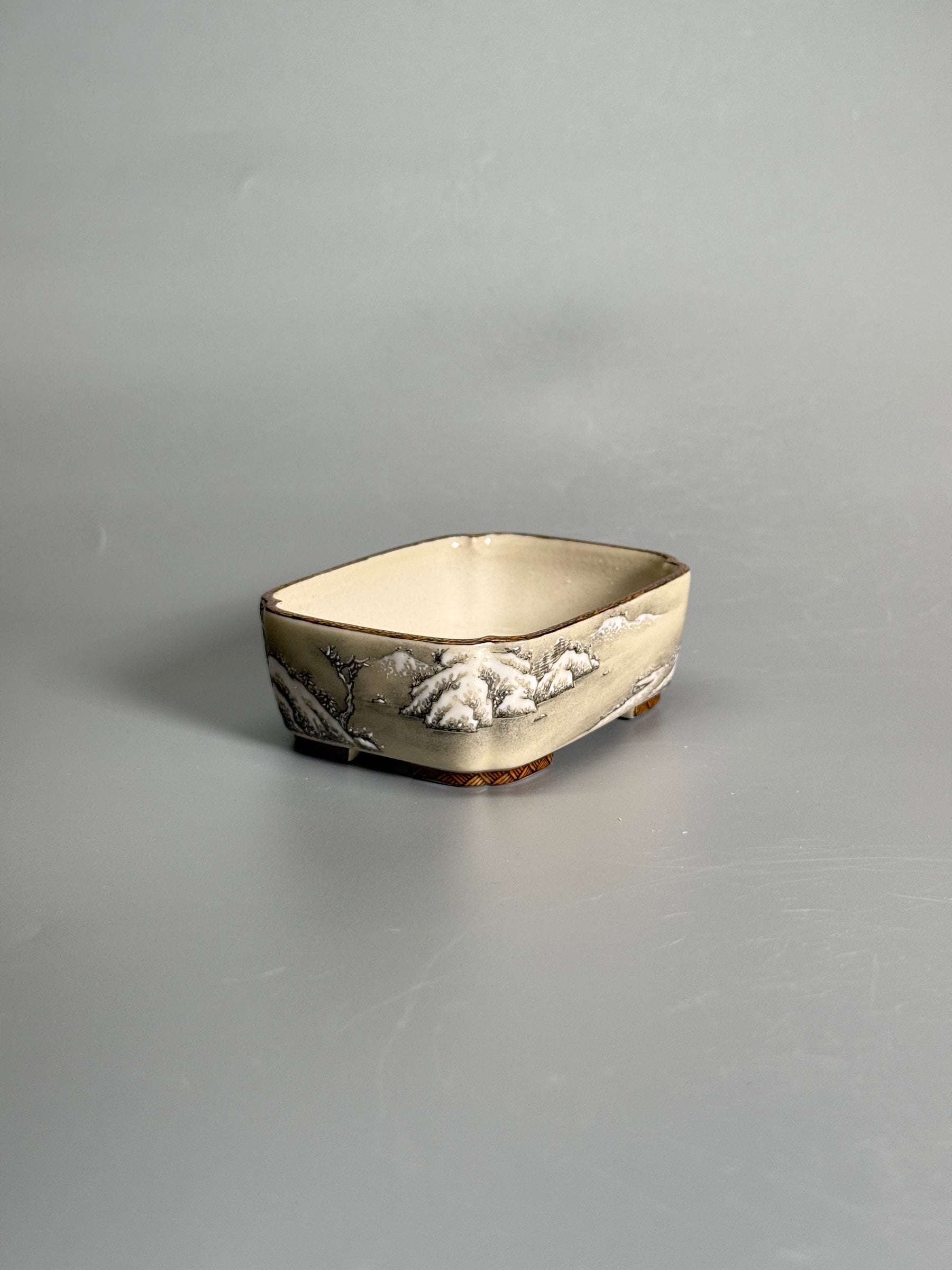 Winter Stillness Relief Landscape Pot