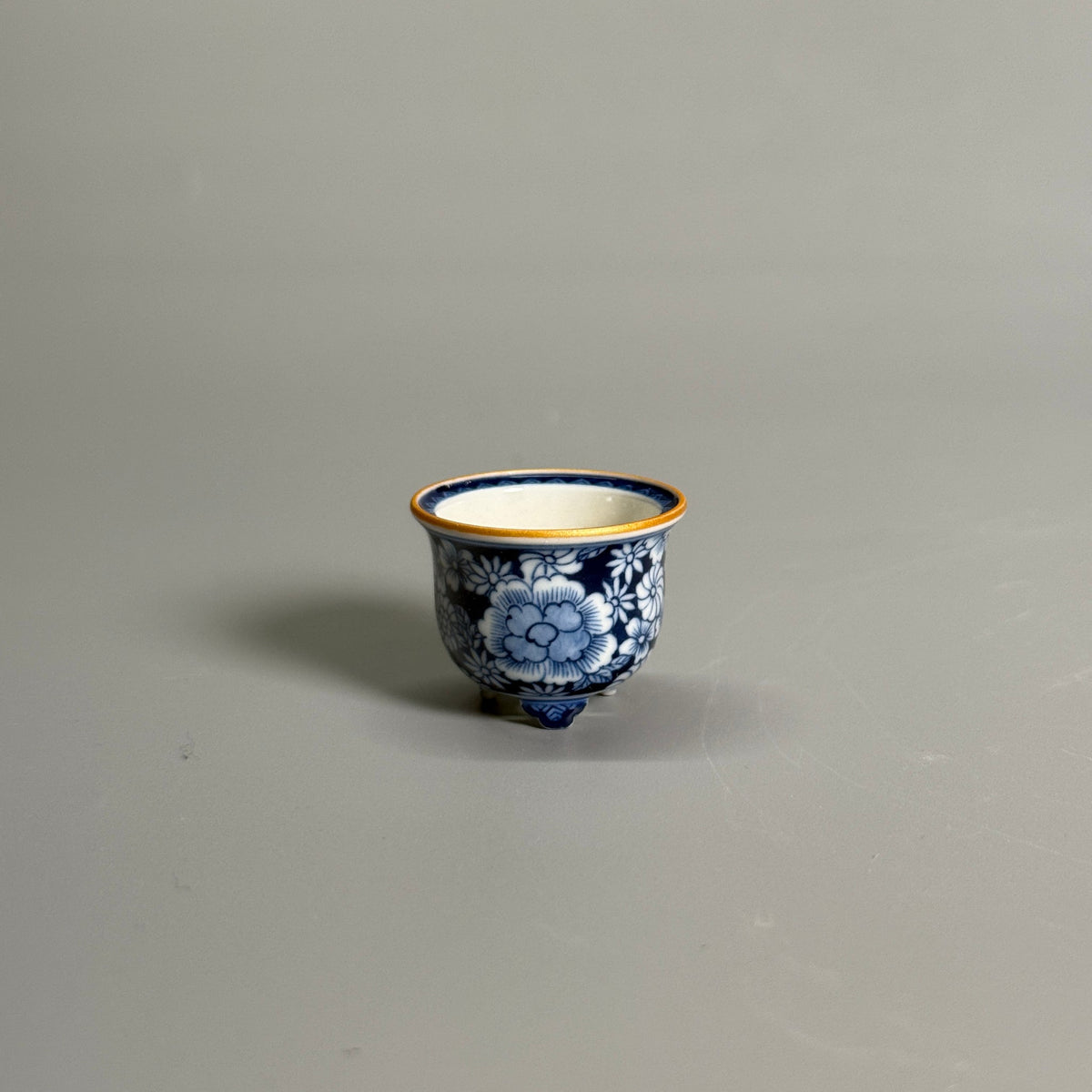 Blue-and-White Floral Tripod Pot with Gilt Rim — alternate view 5