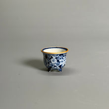 Blue-and-White Floral Tripod Pot with Gilt Rim — alternate view 6