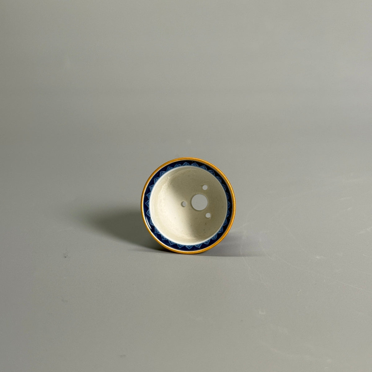 Blue-and-White Floral Tripod Pot with Gilt Rim — alternate view 8
